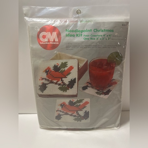 Lot of 2 Columbia Minerva Needlepoint Plastic Canvas Kits 8338 & 8331 VTG 1980 - Picture 7 of 14